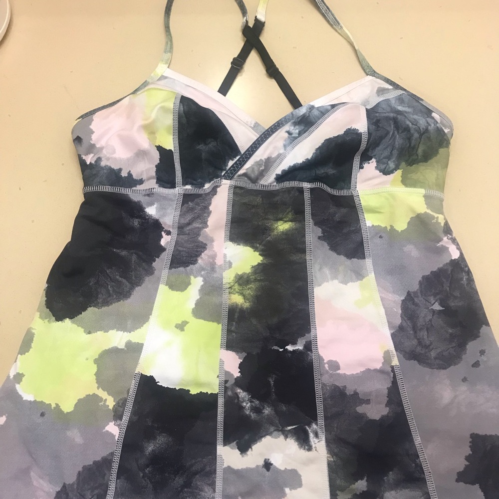 Lululemon size 8 tank